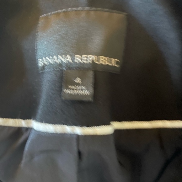 Banana Republic Ponte Scallop Laser Cut Blazer - Picture 6 of 7